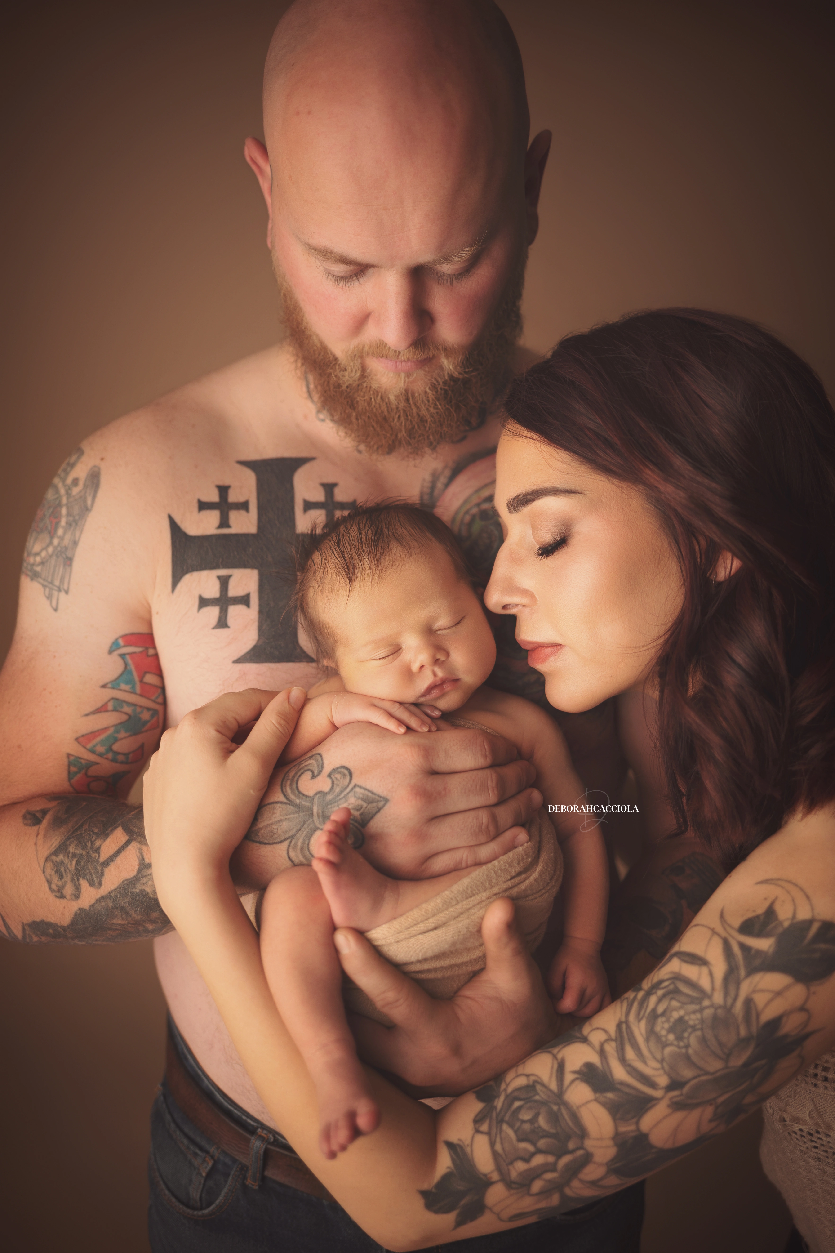 Photo nouveau-né à Orléans, bébé dans ses premiers jours, plan vertical naturel, palette claire