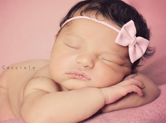 Photo nouveau-ne Photo professionnelle de bébé fille endormie