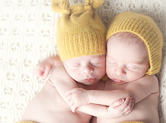 Photo nouveau-ne Photo de bébés jumeaux
